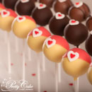 Cake pops met witte en rode harten